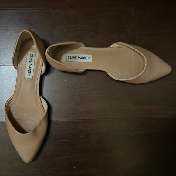 Nude leather Steve Madden ballet flats, barely worn in great condition! Size 8 - Picture 1 of 4